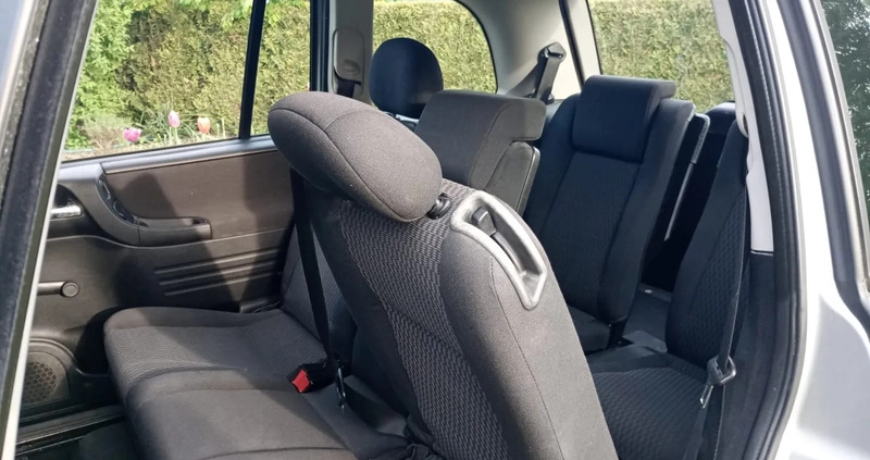 Opel Zafira cena 6900 przebieg: 233350, rok produkcji 2004 z Zduny małe 46